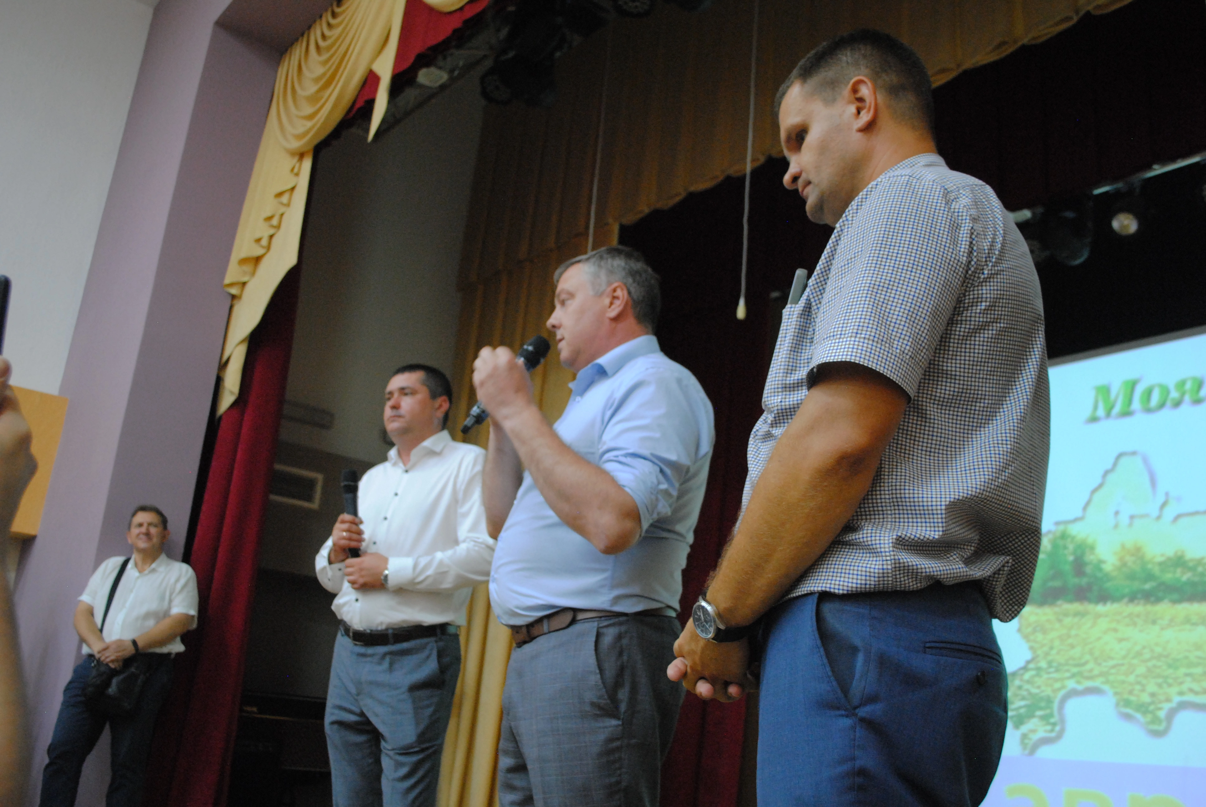 DSC_0033.JPG DSC_0033.JPG