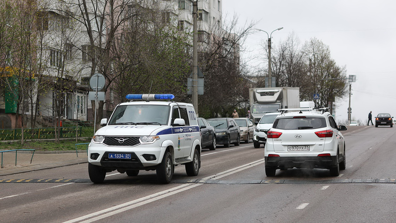 
                     Полиция Белгорода разбирается в драке мужчин на улице Есенина 
                