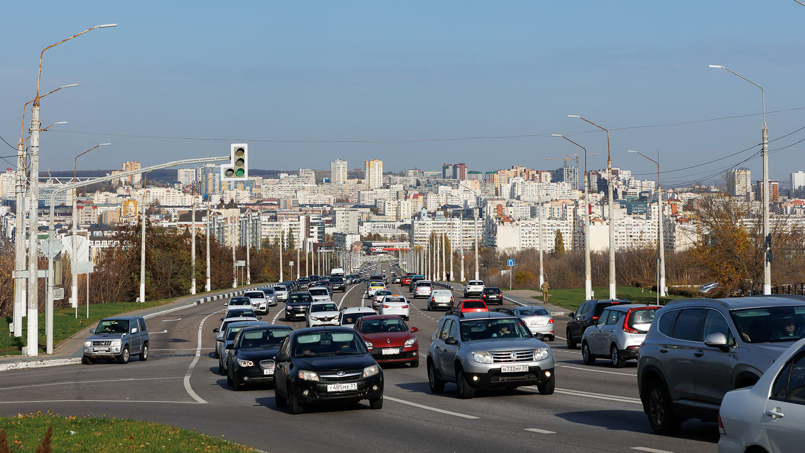 
                     В Белгороде прекратили полив дорог в жару из-за жалоб автомобилистов  
                