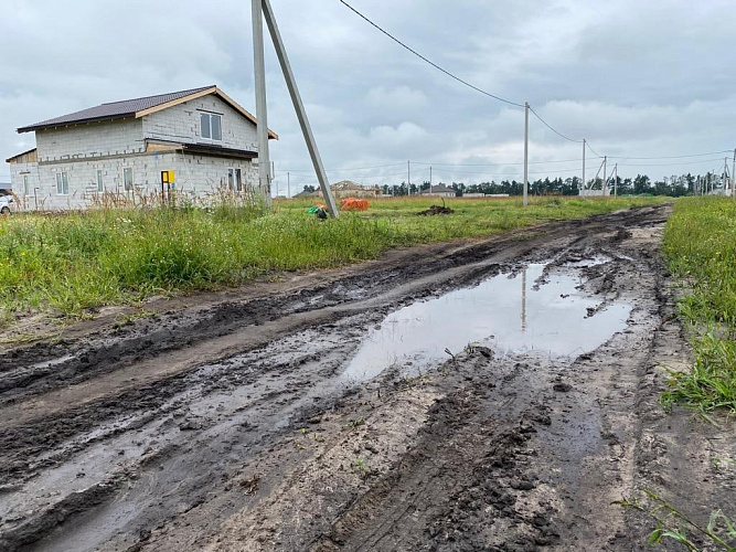 
                     «Нет канализации, дети ходят по грязи». Белгородцы требуют встречи с властями из-за проблем микрорайона в Старом Осколе 
                