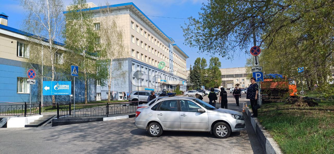 
                     При прилёте дрона по административному зданию в Белгороде пострадали двое человек 
                