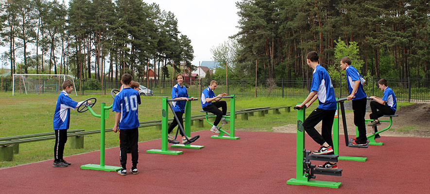 
                     В Белгородской области открылась первая в этом году спортплощадка от фонда «Поколение» 
                