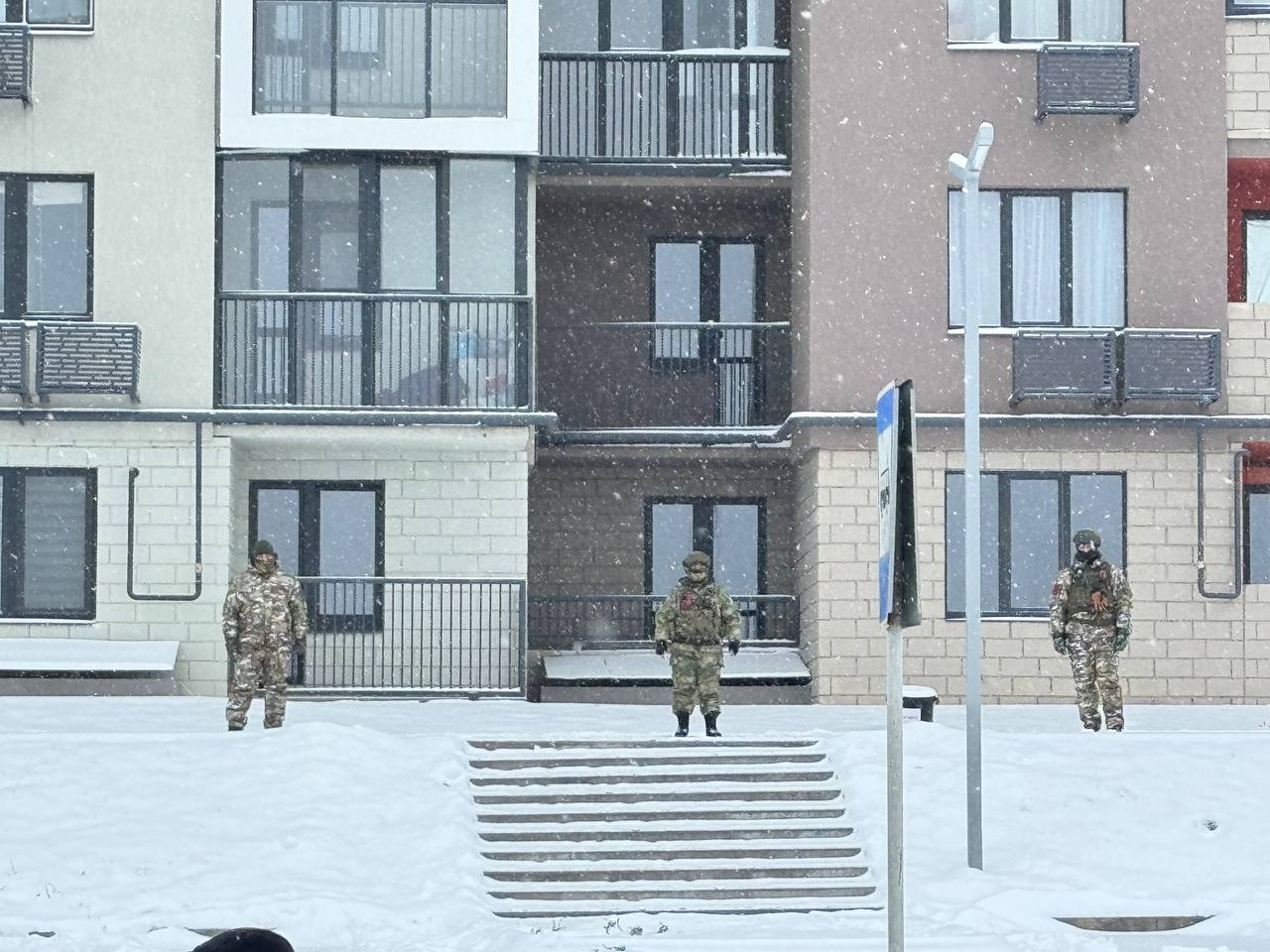 
                     Военные вывезли неразорвавшиеся снаряды из жилых секторов в Белгороде и районе 
                