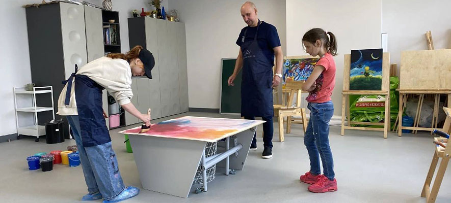 
                 Выставка благотворительного арт-проекта «Дети солнца» открылась в Белгороде 
            