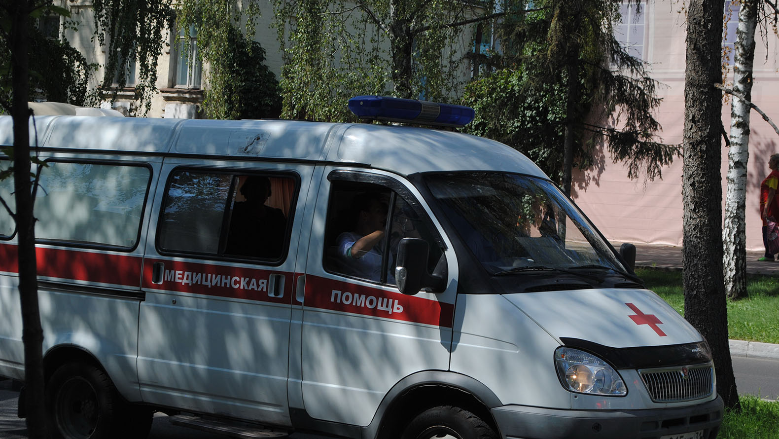 
                     Двое человек пострадали в массовом ДТП в центре Белгорода 
                