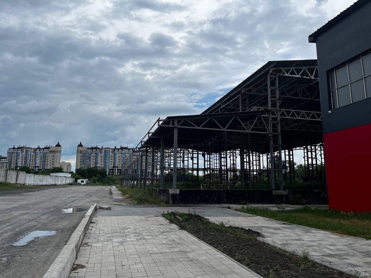 
                     Разрешение на строительство обещанного три года назад центра борьбы в Белгороде продлили до 2025-го 
                